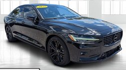 2022 Volvo S60 B5 Momentum Black Edition