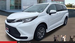 2023 Toyota Sienna LE 8-Passenger
