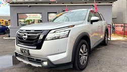 2022 Nissan Pathfinder SL