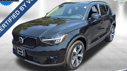 2023 Volvo XC40 B5 Ultimate Dark Theme