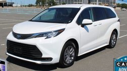 2024 Toyota Sienna LE 8-Passenger