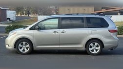2016 Toyota Sienna LE