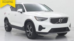 2025 Volvo XC40 B5 Core Bright Theme