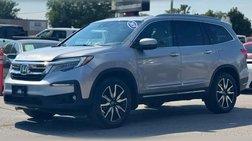 2019 Honda Pilot Touring w/Rear Captain's Chairs