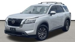 2022 Nissan Pathfinder SV