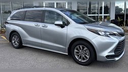 2025 Toyota Sienna LE 8-Passenger