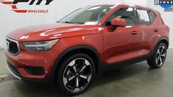 2022 Volvo XC40 T5 Momentum