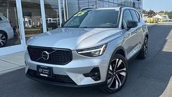 2025 Volvo XC40 B5 Plus Dark Theme