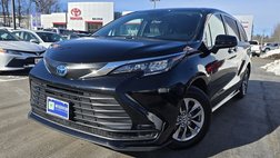 2025 Toyota Sienna LE 8-Passenger
