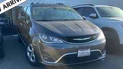 2017 Chrysler Pacifica Touring-L Plus