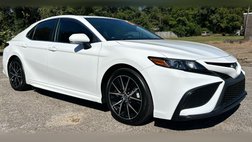 2022 Toyota Camry Hybrid SE