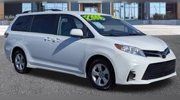 2020 Toyota Sienna LE 7-Passenger FWD with Auto-Access Seat