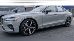 2024 Volvo S60 B5 Plus Dark Theme