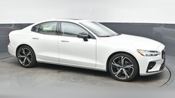 2024 Volvo S60 B5 Ultimate Dark Theme