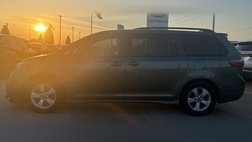 2020 Toyota Sienna LE