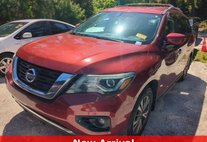 2017 Nissan Pathfinder SL