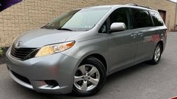 2013 Toyota Sienna LE 8-Passenger