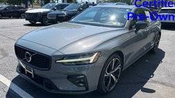 2024 Volvo S60 B5 Core Dark Theme