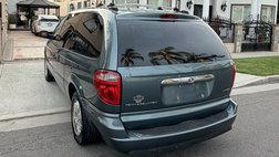 2005 Chrysler Town and Country Limited