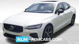 2024 Volvo S60 B5 Plus Dark Theme
