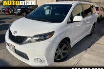 2017 Toyota Sienna SE 8-Passenger