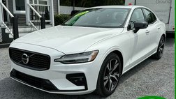2024 Volvo S60 B5 Core Dark Theme