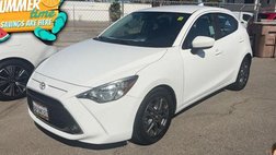2020 Toyota Yaris Hatchback LE