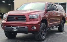 2008 Toyota Tundra CREW MAX 4X4 / 5.7L / NEW TIRES / NEW LIFT