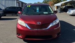 2017 Toyota Sienna LE