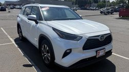 2022 Toyota Highlander Hybrid XLE