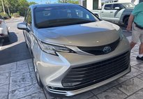 2022 Toyota Sienna Limited 7-Passenger