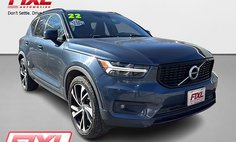2022 Volvo XC40 T5 R-Design