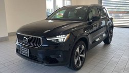 2025 Volvo XC40 B5 Plus Bright Theme