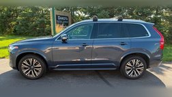 2022 Volvo XC90 T6 Momentum 7-Passenger