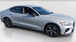 2024 Volvo S60 B5 Plus Dark Theme