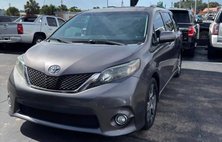 2013 Toyota Sienna SE 8-Passenger