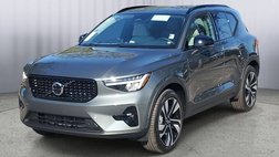 2026 Volvo XC40 B4 Plus