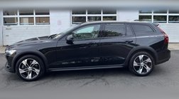 2022 Volvo V60 Cross Country T5