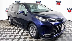 2023 Toyota Sienna XLE