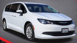 2022 Chrysler Voyager LX