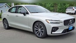 2022 Volvo S60 B5 Momentum