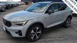 2026 Volvo XC40 B5 Plus