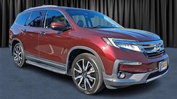 2022 Honda Pilot Touring w/Rear Captain's Chairs