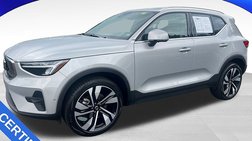 2025 Volvo XC40 B5 Plus Bright Theme