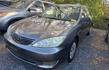 2005 Toyota Camry Standard
