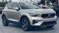 2023 Volvo XC40 B5 Plus Bright Theme
