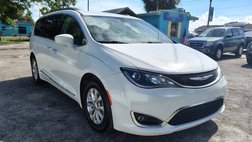 2017 Chrysler Pacifica Touring L FWD