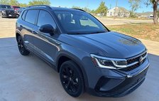 2024 Volkswagen Taos SE Black