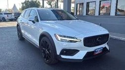 2022 Volvo V60 Cross Country T5