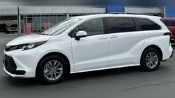 2024 Toyota Sienna LE 8-Passenger
